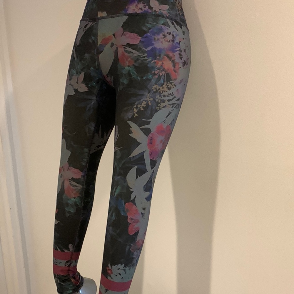 Size S Dark green stretch Poly & Spandex Evolution & Creation Legging NWOT